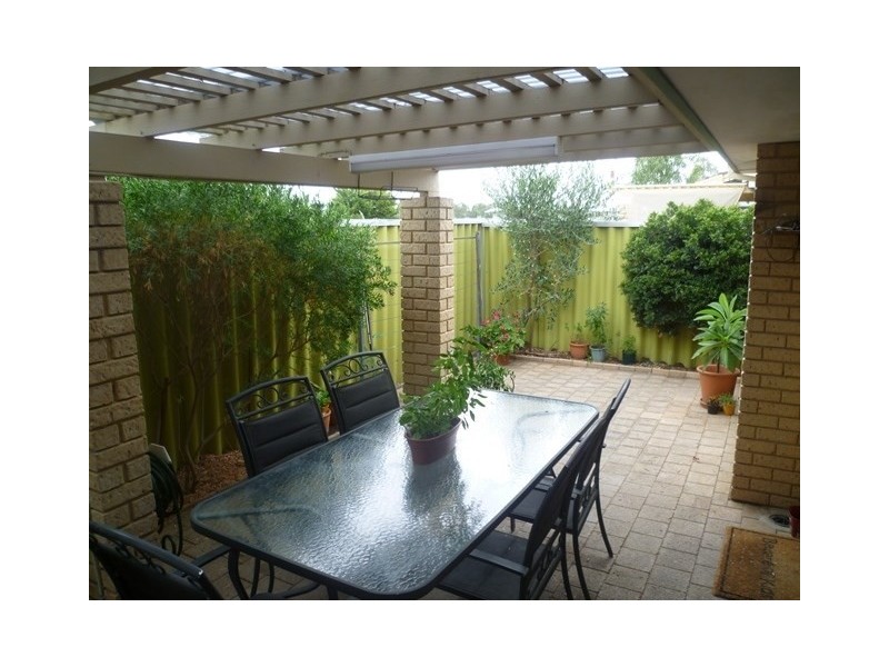 Unit 2, 12 Fogerthorpe Crescent, Maylands WA 6051