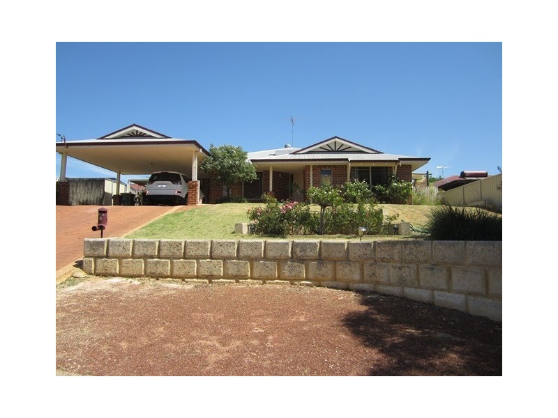 8 Thaxted Place, Swan View WA 6056