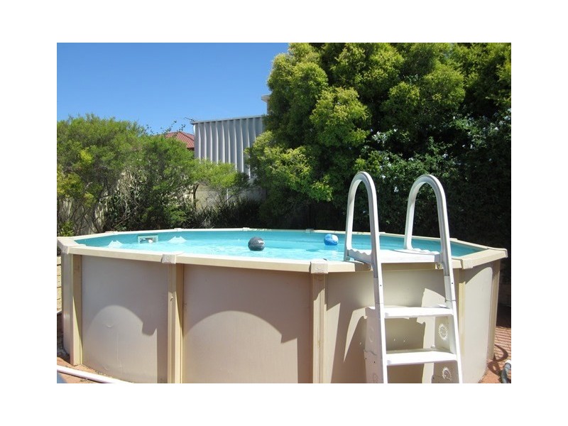 8 Thaxted Place, Swan View WA 6056