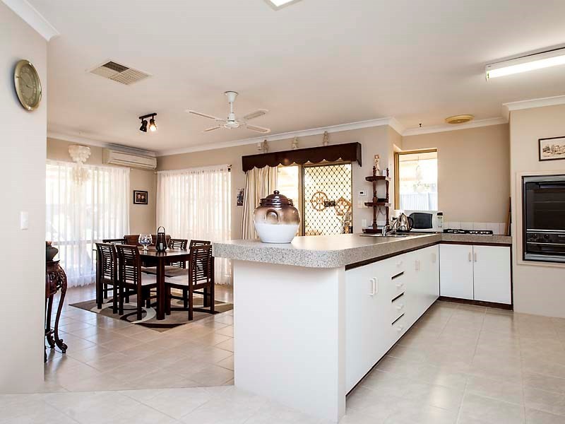 5 Eaglemont Drive, Swan View WA 6056