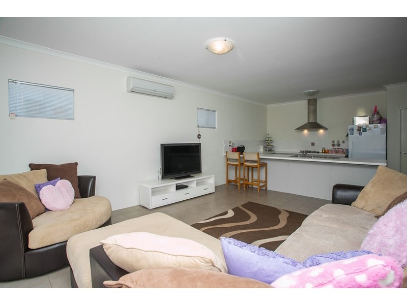 10/4 Melita Drive, Helena Valley WA 6056