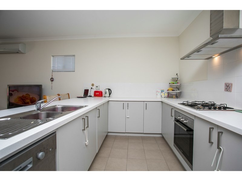 10/4 Melita Drive, Helena Valley WA 6056