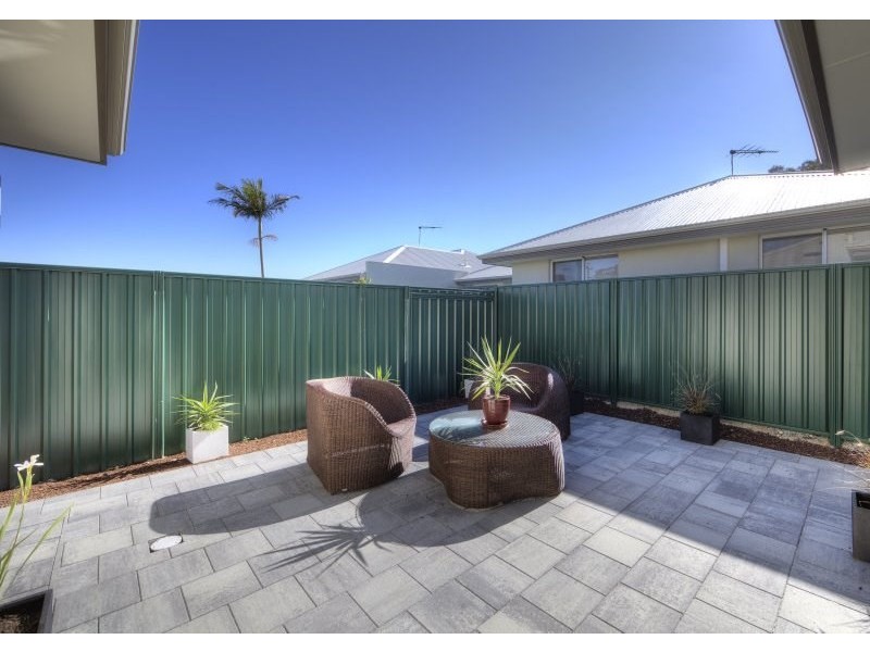 2, 75 Hartfield Road, Forrestfield WA 6058