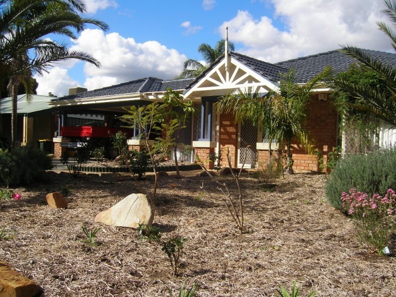 12 Cockman Cross, Stratton WA 6056
