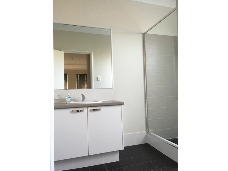 37 Summerville Blv, Caversham WA 6055