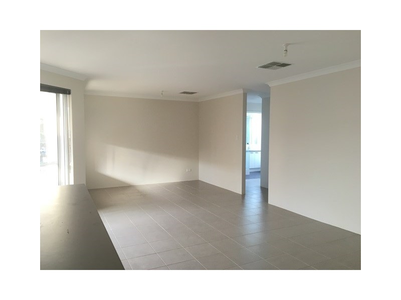 37 Summerville Blv, Caversham WA 6055