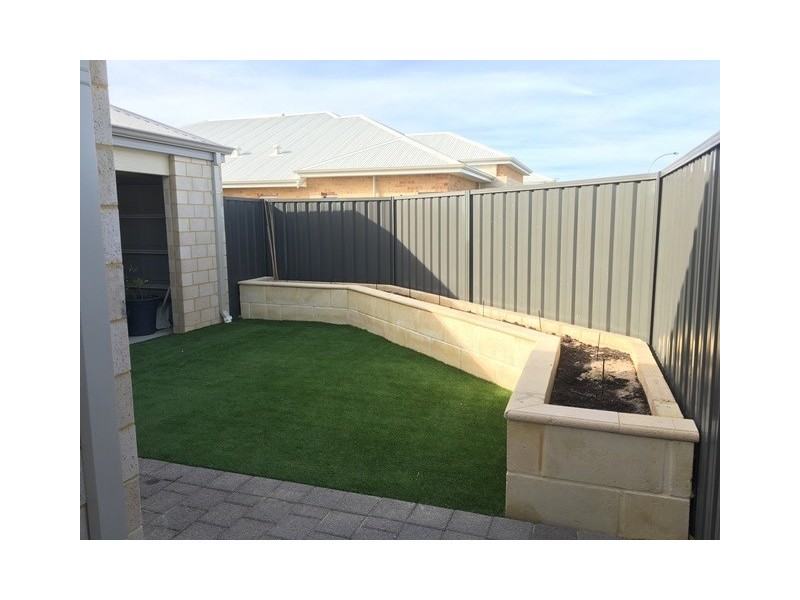 37 Summerville Blv, Caversham WA 6055