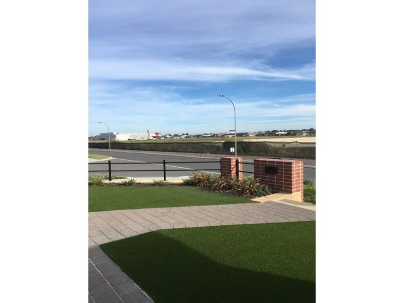 37 Summerville Blv, Caversham WA 6055