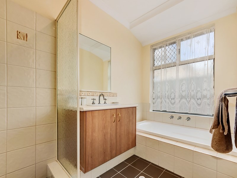 33 holywell Street, Middle Swan WA 6056