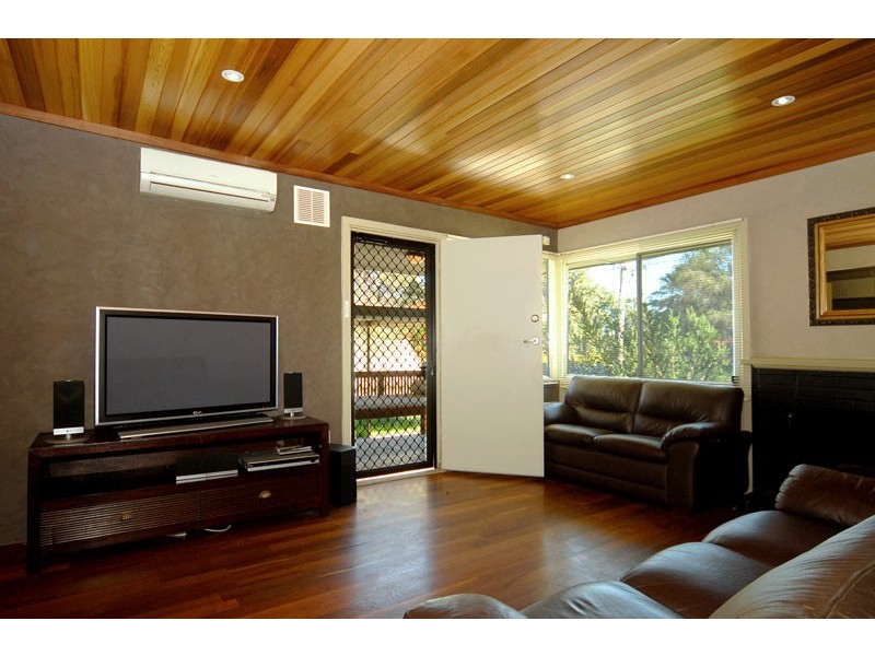 24 Balfour Road, Swan View WA 6056