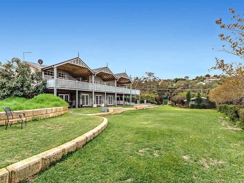 23 Swan Road, Swan View WA 6056