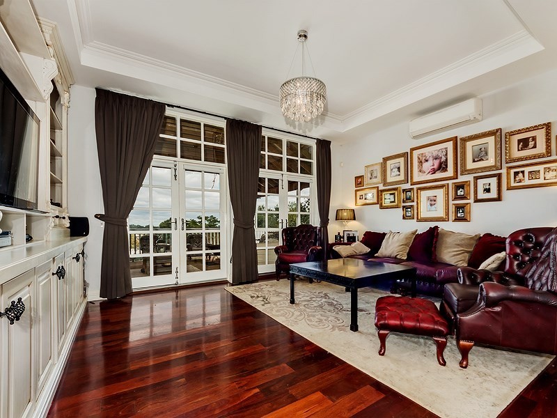 23 Swan Road, Swan View WA 6056