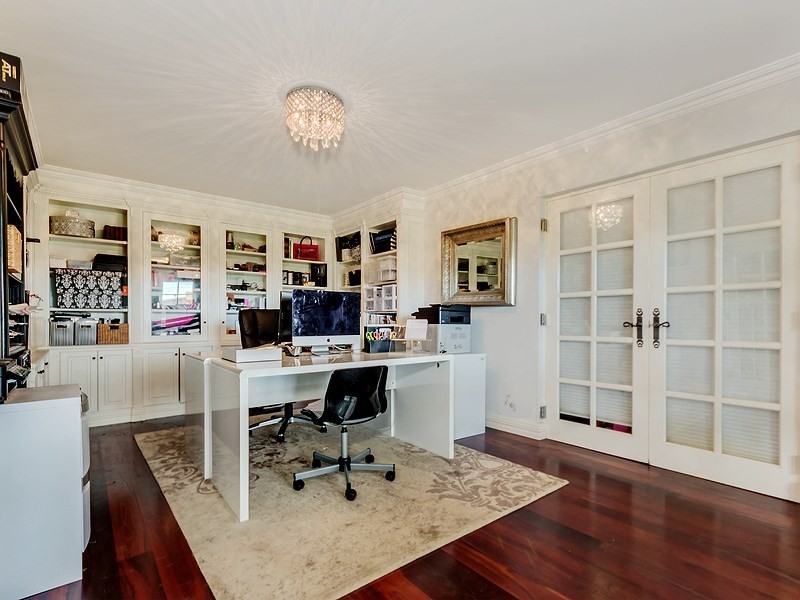 23 Swan Road, Swan View WA 6056