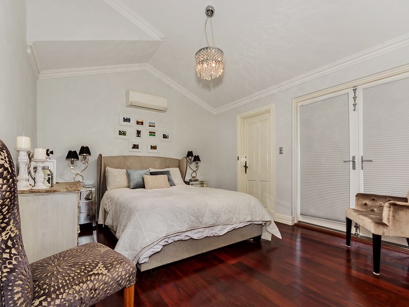 23 Swan Road, Swan View WA 6056