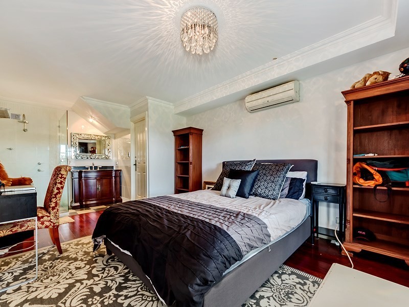 23 Swan Road, Swan View WA 6056