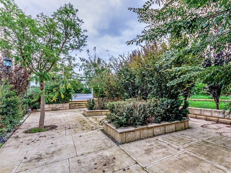 23 Swan Road, Swan View WA 6056
