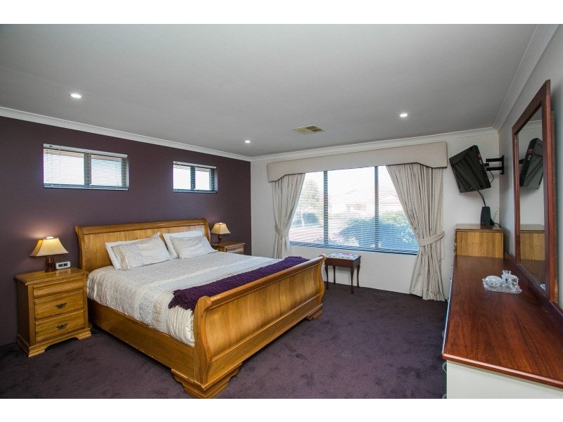 11 Leedon Drive, Ellenbrook WA 6069