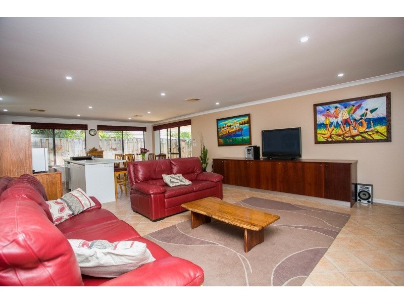 11 Leedon Drive, Ellenbrook WA 6069