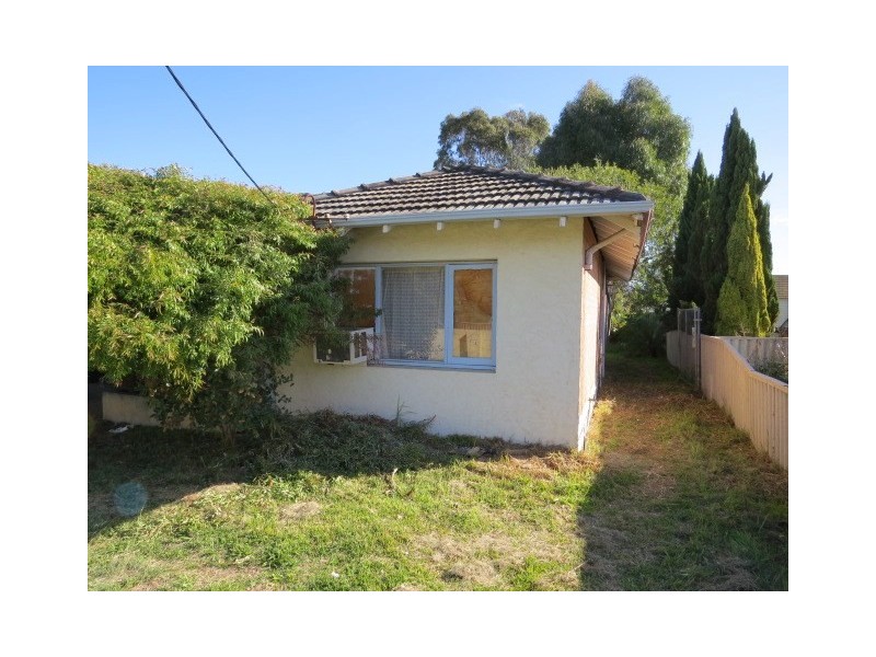 9 Victoria Parade, Midvale WA 6056