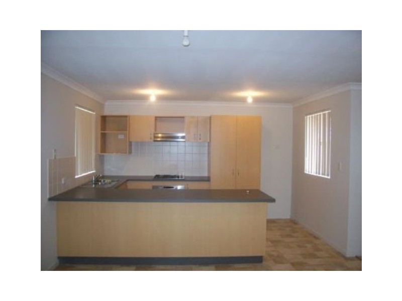 4/8D Sampson Close, Midland WA 6056