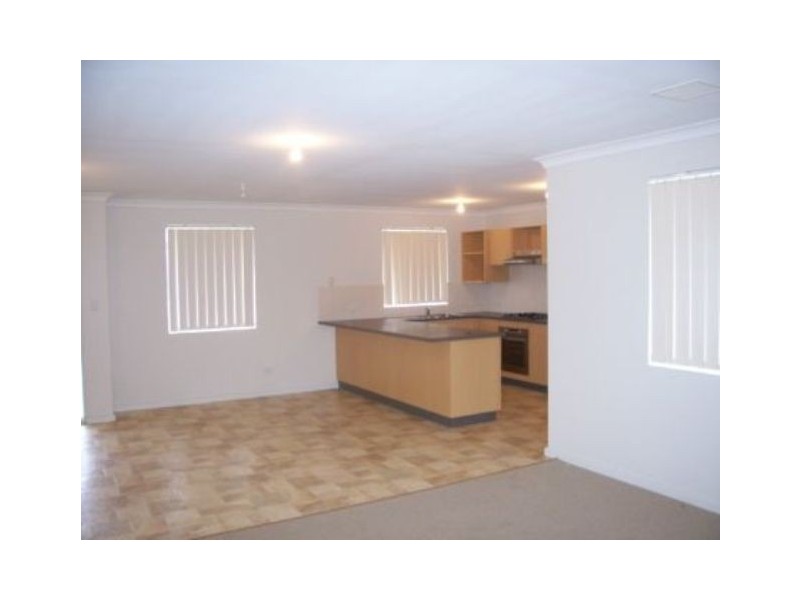 4/8D Sampson Close, Midland WA 6056