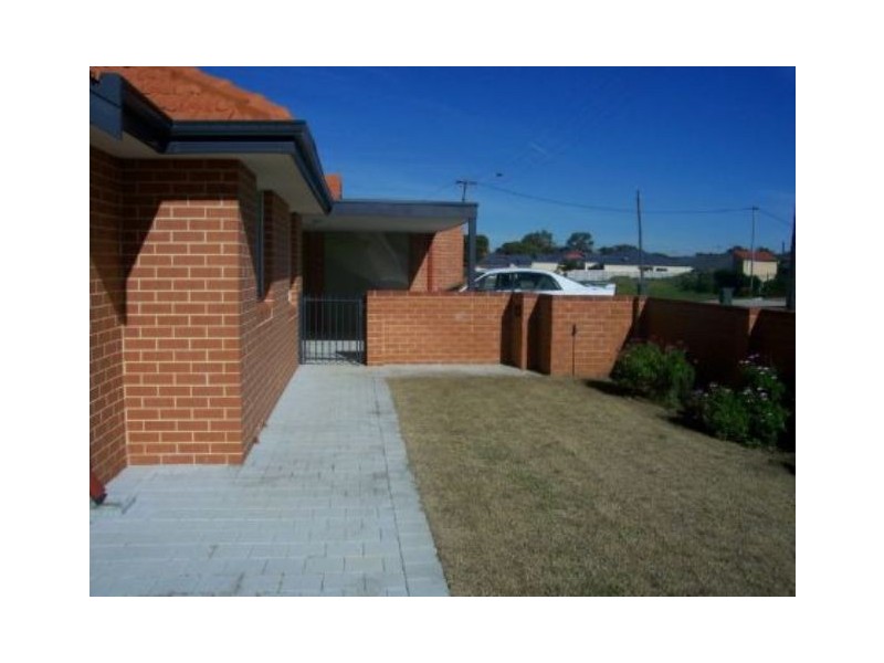 4/8D Sampson Close, Midland WA 6056