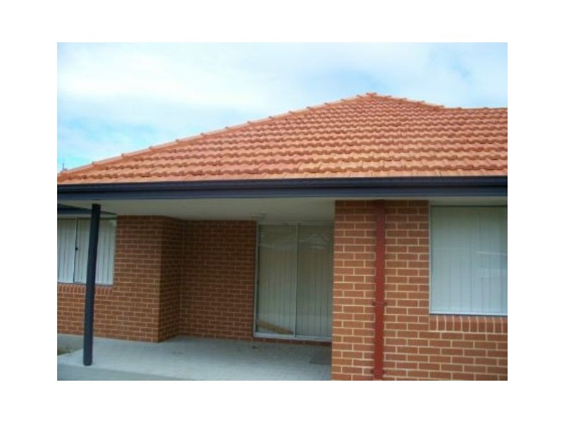 4/8D Sampson Close, Midland WA 6056