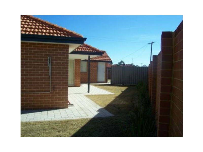 4/8D Sampson Close, Midland WA 6056