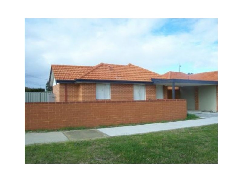 4/8D Sampson Close, Midland WA 6056