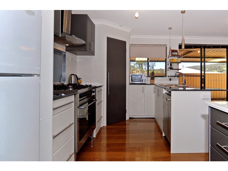 121 Dongara Circle, Jane Brook WA 6056