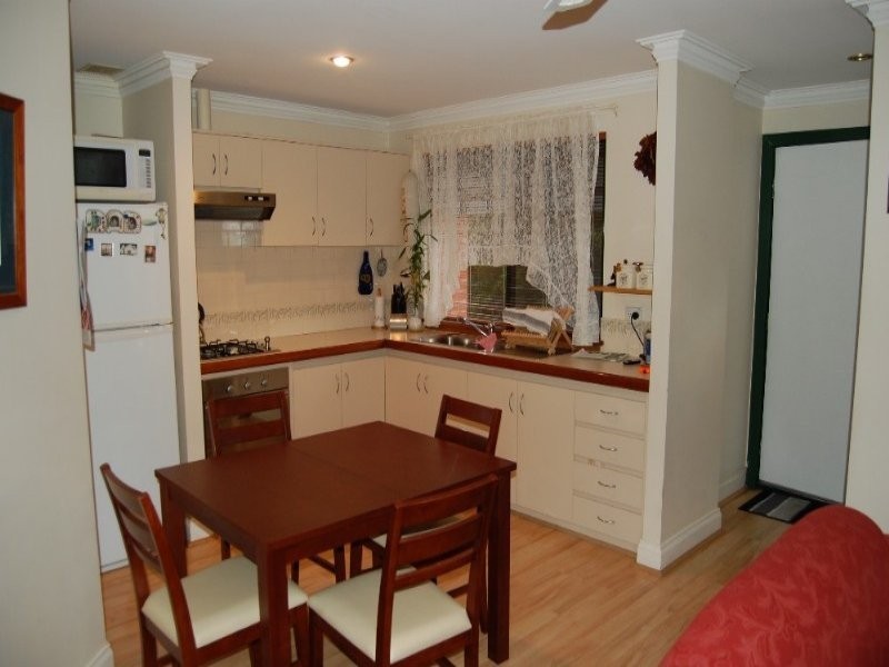 2/30 Montreal Road, Woodbridge WA 6056