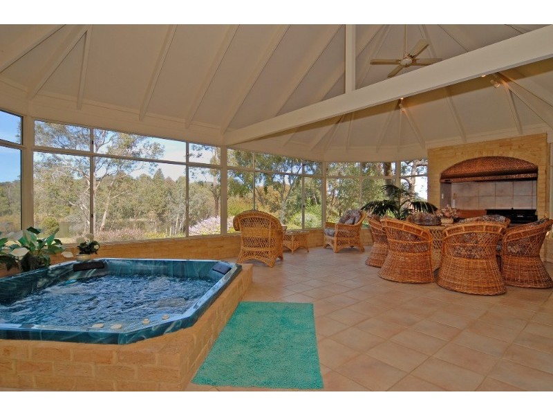 39 Lakeview Drive, Gidgegannup WA 6083