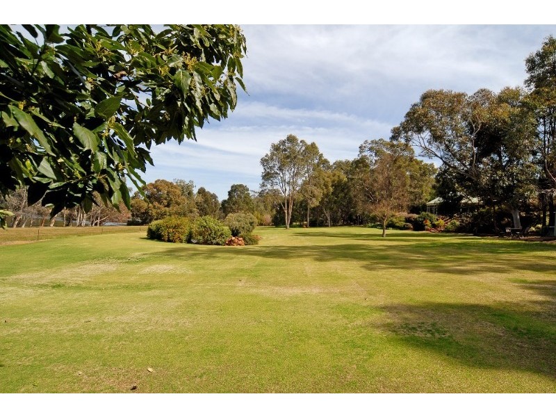 39 Lakeview Drive, Gidgegannup WA 6083