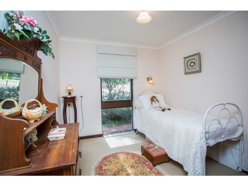 1945 Pechey Road, Swan View WA 6056