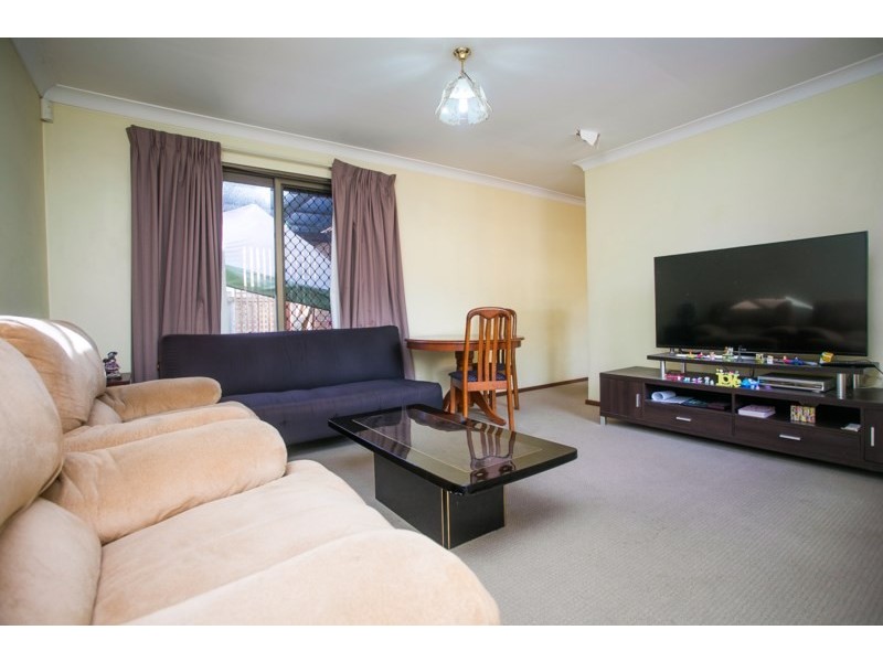 1/64 Railway Parade, Midland WA 6056