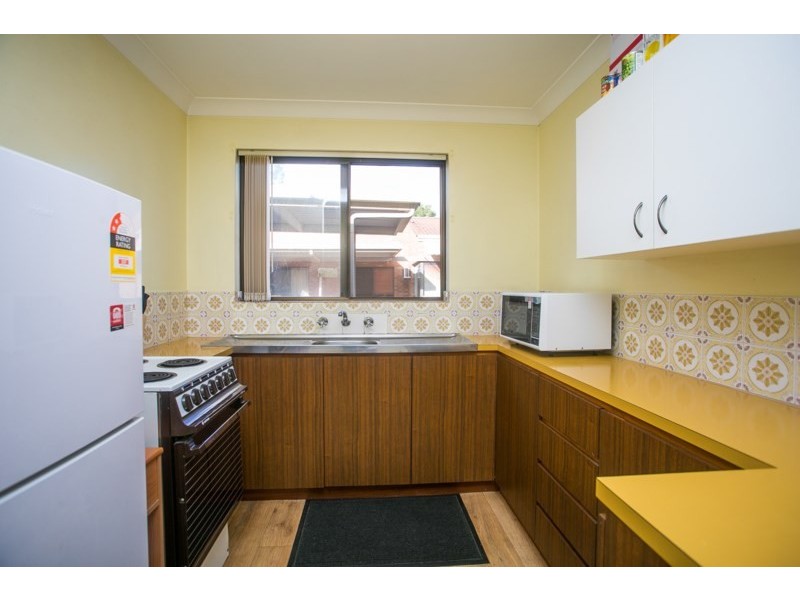 1/64 Railway Parade, Midland WA 6056