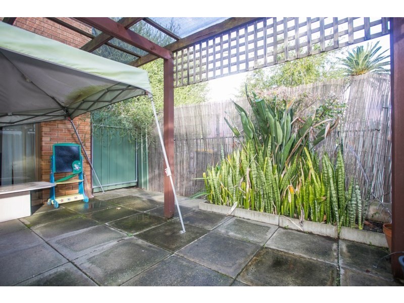 1/64 Railway Parade, Midland WA 6056