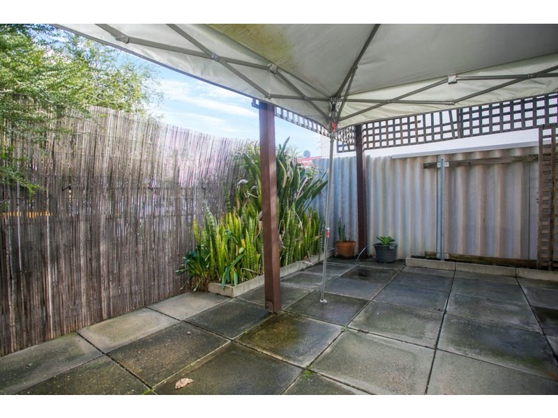 1/64 Railway Parade, Midland WA 6056