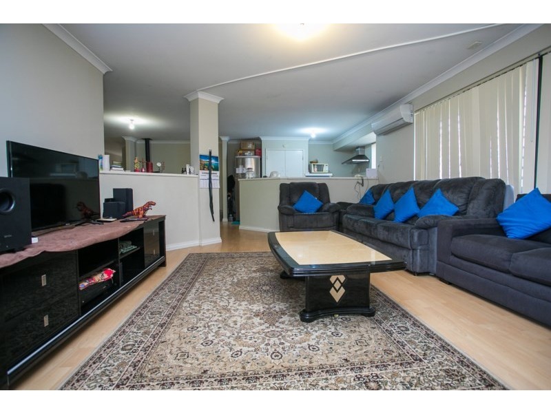 4 Love Street, Cloverdale WA 6105