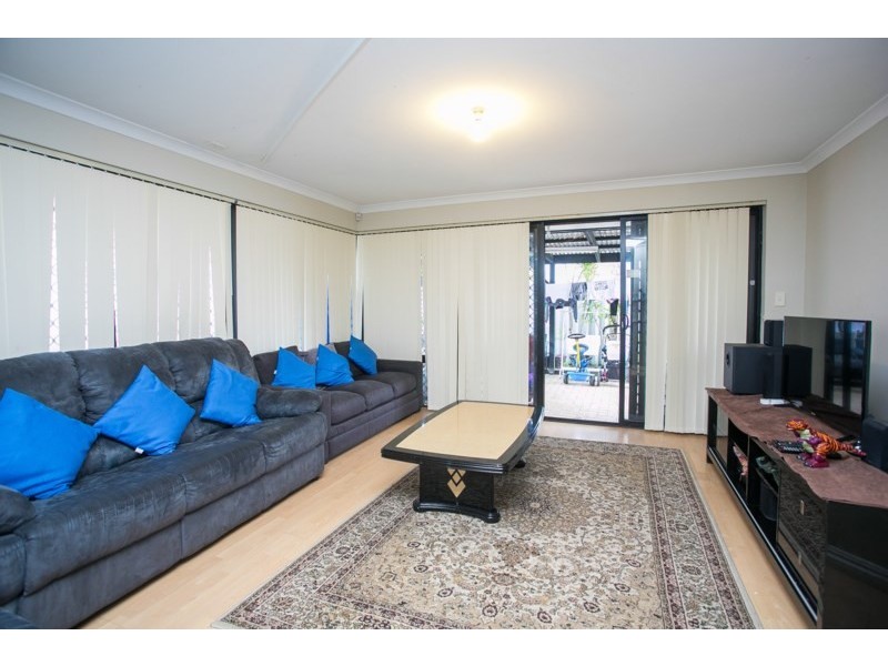 4 Love Street, Cloverdale WA 6105