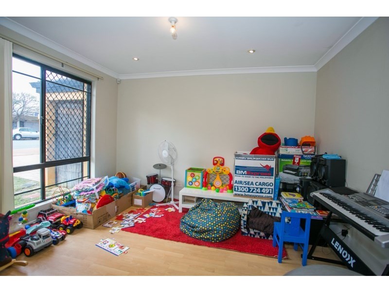 4 Love Street, Cloverdale WA 6105