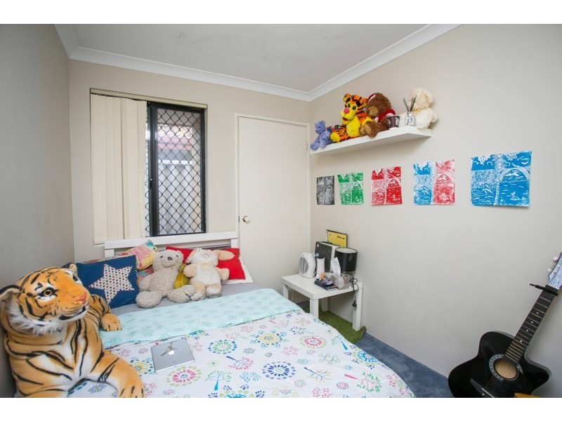 4 Love Street, Cloverdale WA 6105