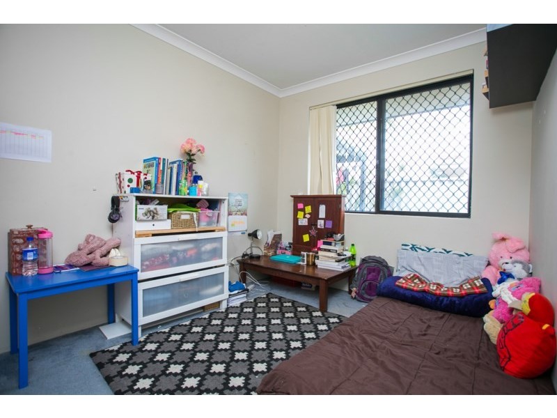 4 Love Street, Cloverdale WA 6105