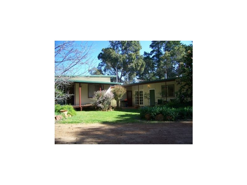 8 Hidden Ridge, Glen Forrest WA 6071