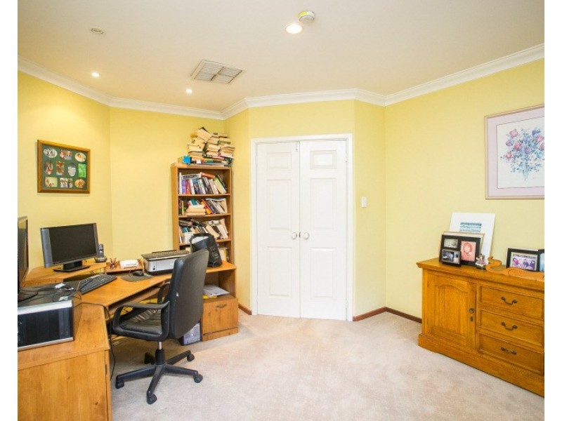 3 Sumreal Close, Swan View WA 6056