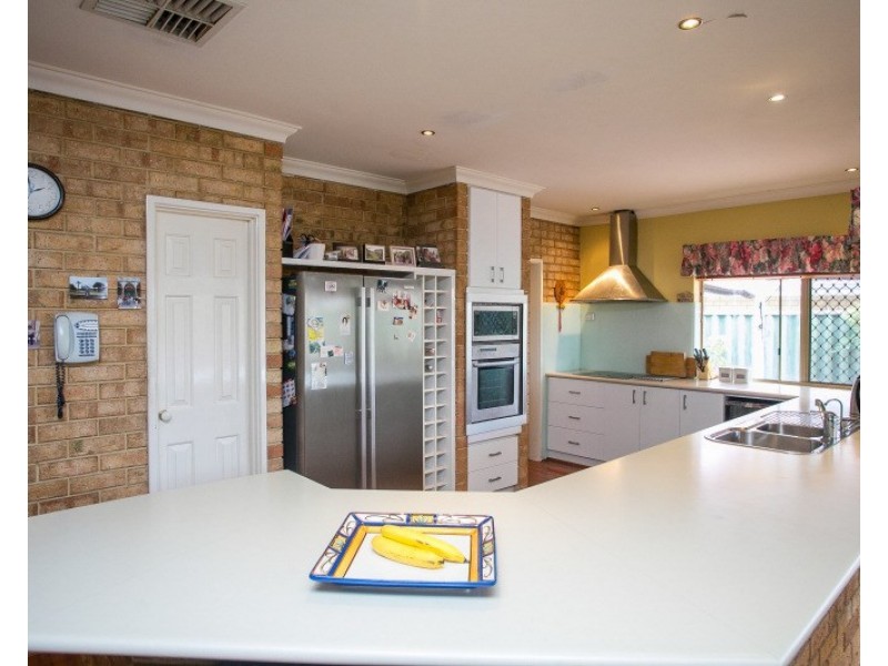 3 Sumreal Close, Swan View WA 6056