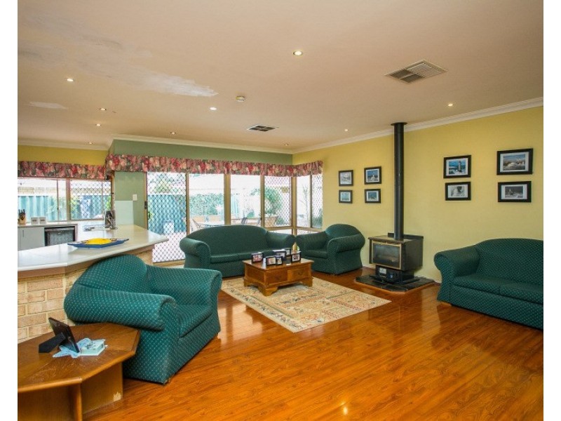 3 Sumreal Close, Swan View WA 6056