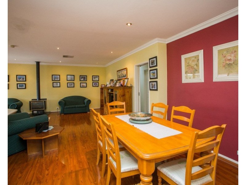 3 Sumreal Close, Swan View WA 6056