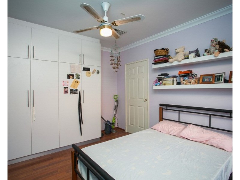 3 Sumreal Close, Swan View WA 6056