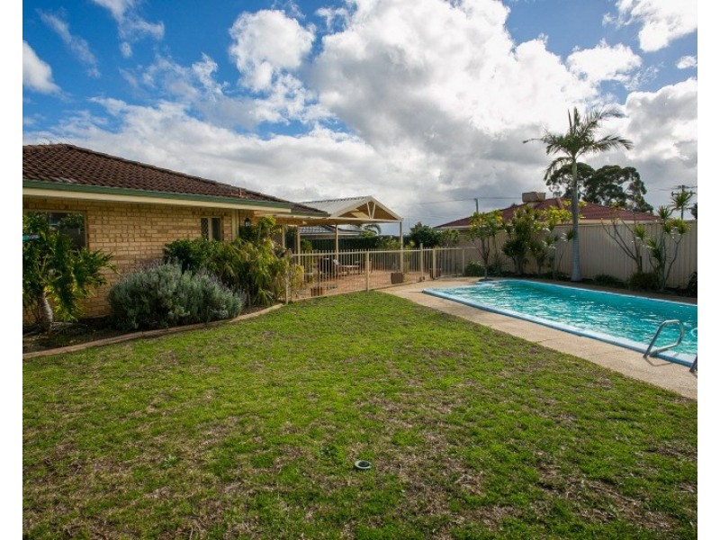 3 Sumreal Close, Swan View WA 6056